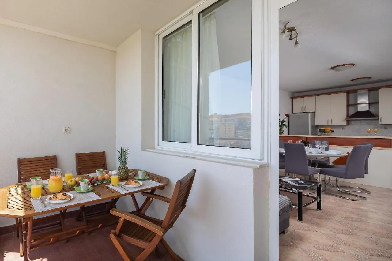 Apartment Lucy In Split